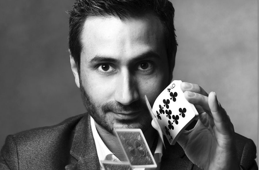 El eterno femenino de una imaginativa pintora