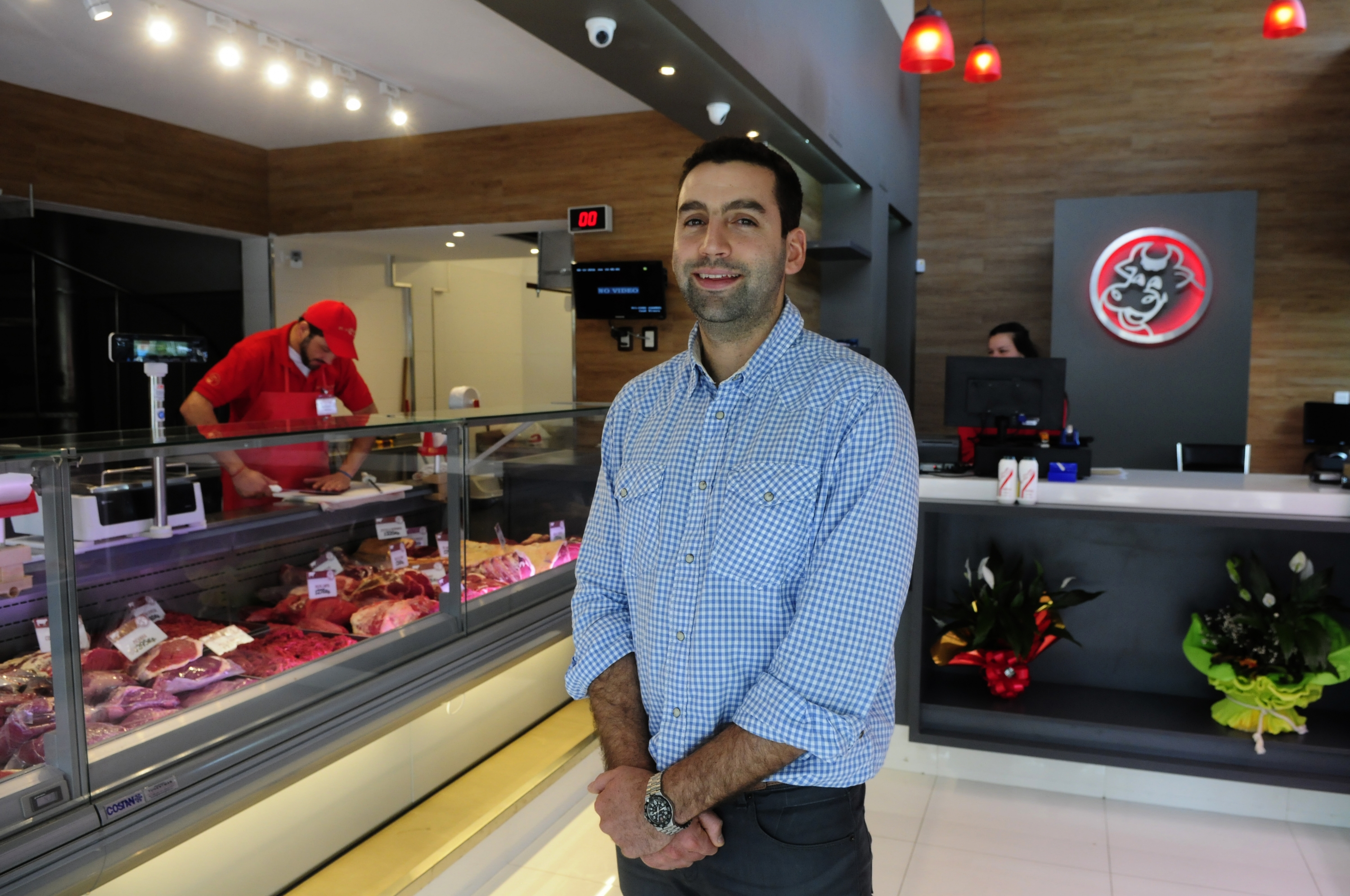 El eterno femenino de una imaginativa pintora