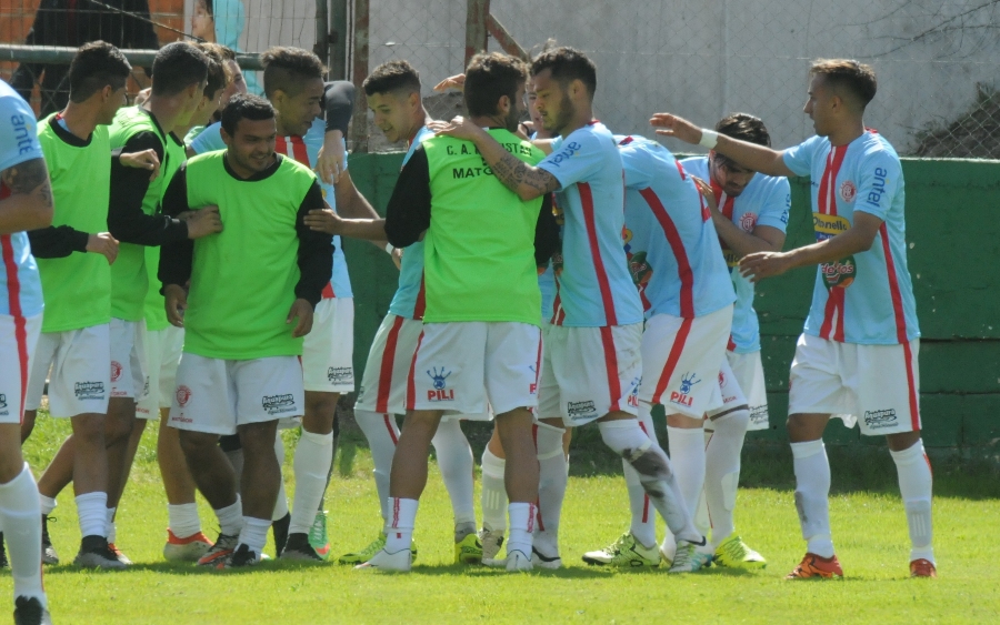 El eterno femenino de una imaginativa pintora