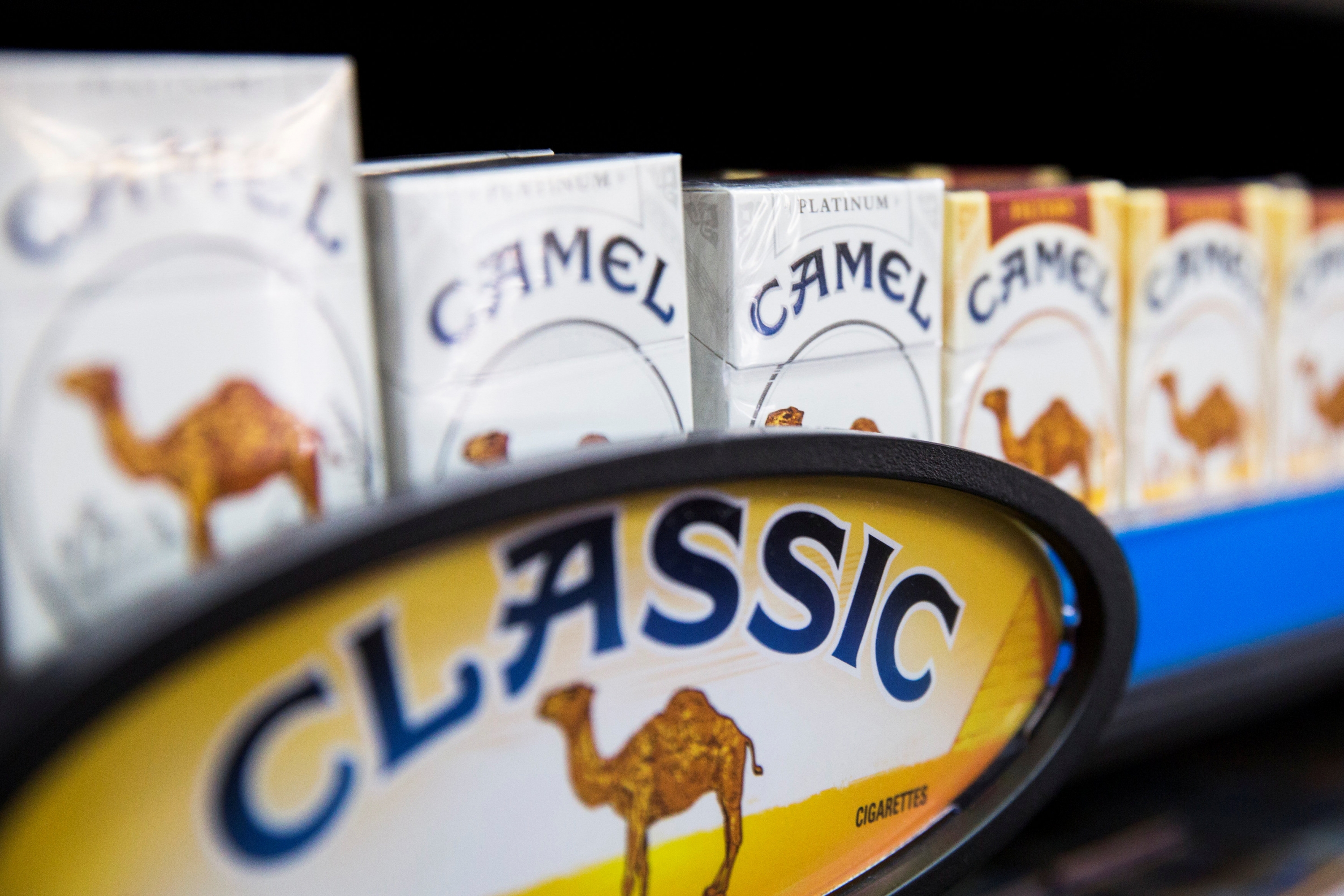 El eterno femenino de una imaginativa pintora