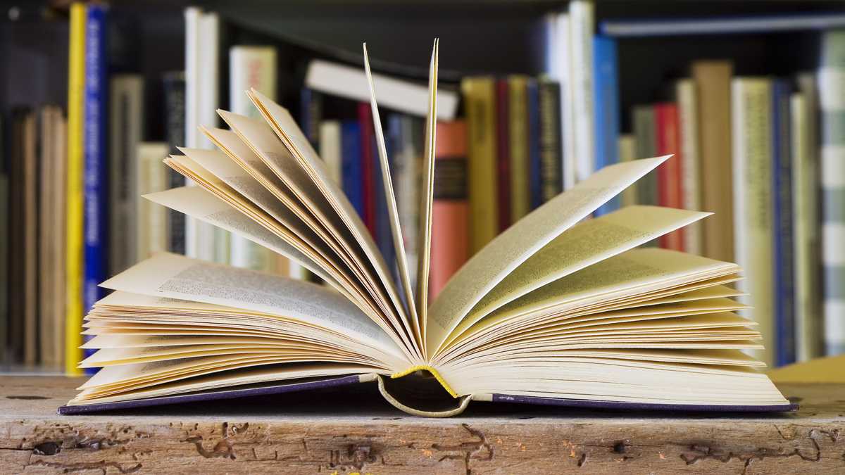 El eterno femenino de una imaginativa pintora