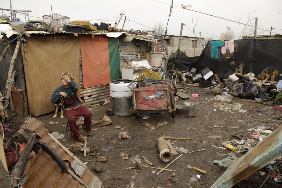 El eterno femenino de una imaginativa pintora