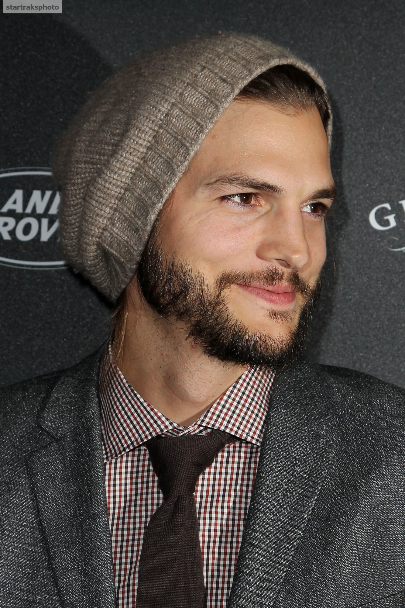 El eterno femenino de una imaginativa pintora