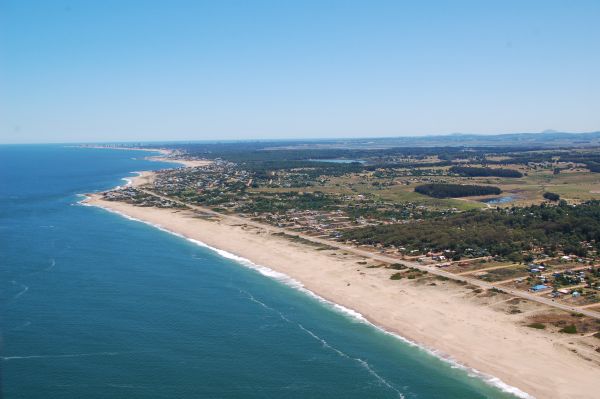 El eterno femenino de una imaginativa pintora