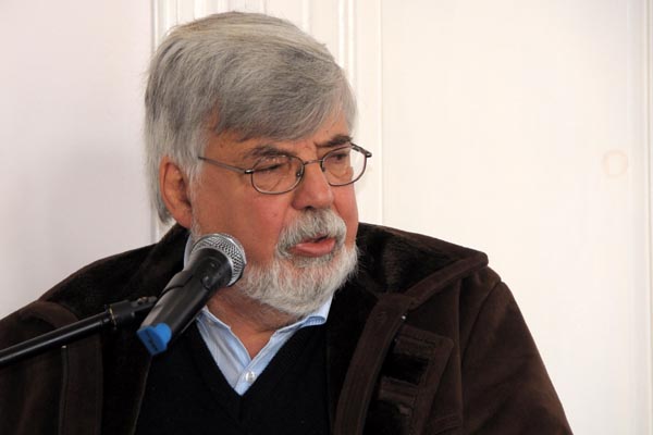 El eterno femenino de una imaginativa pintora