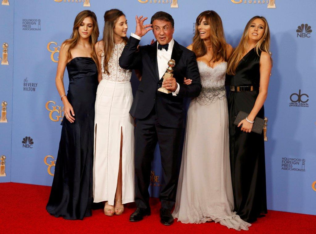 Sylvester Stallone festejó el premio junto a su esposa y sus hijas.
