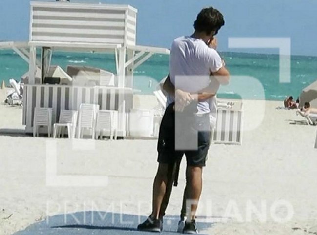 El eterno femenino de una imaginativa pintora