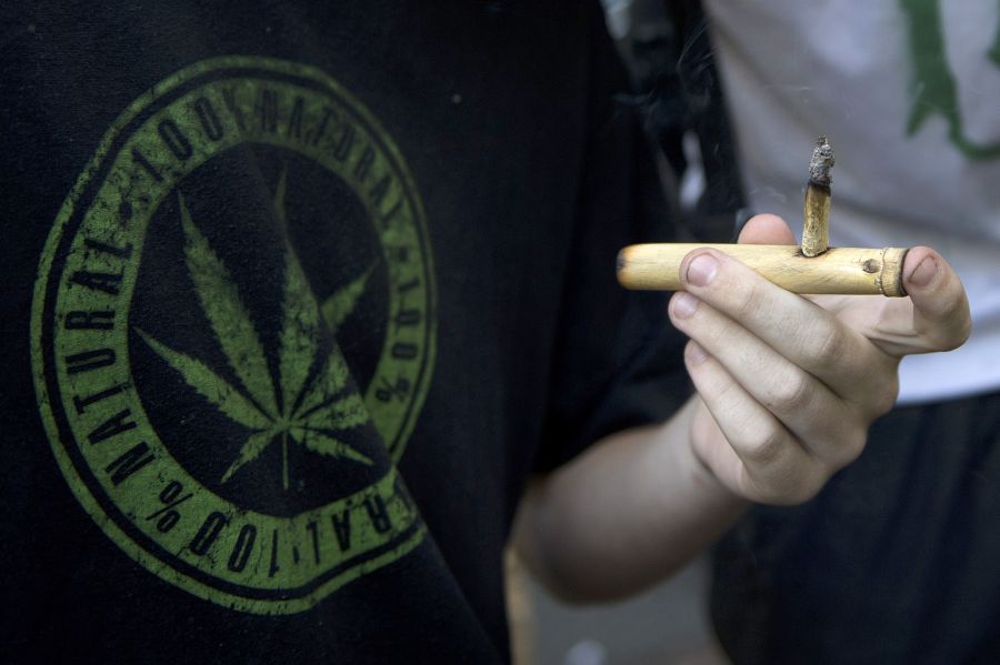 El eterno femenino de una imaginativa pintora