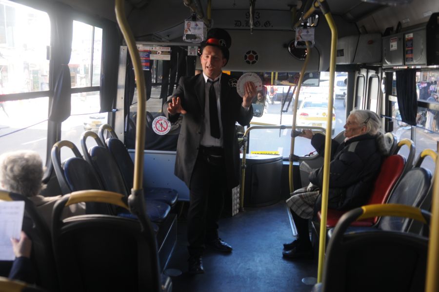 El eterno femenino de una imaginativa pintora