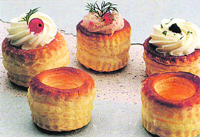 El eterno femenino de una imaginativa pintora