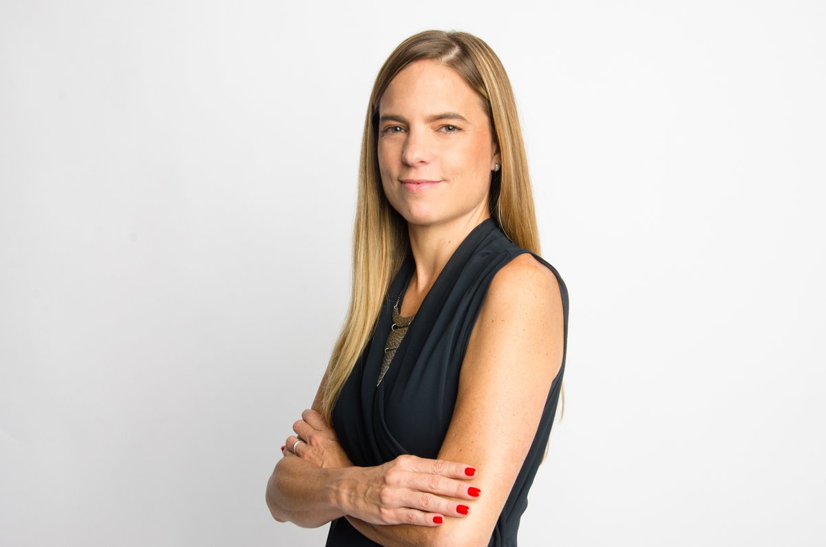 El eterno femenino de una imaginativa pintora