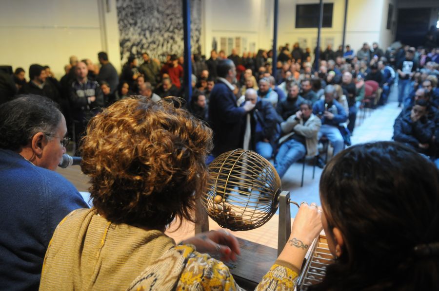 El eterno femenino de una imaginativa pintora