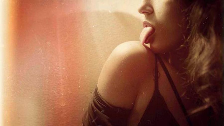 El eterno femenino de una imaginativa pintora