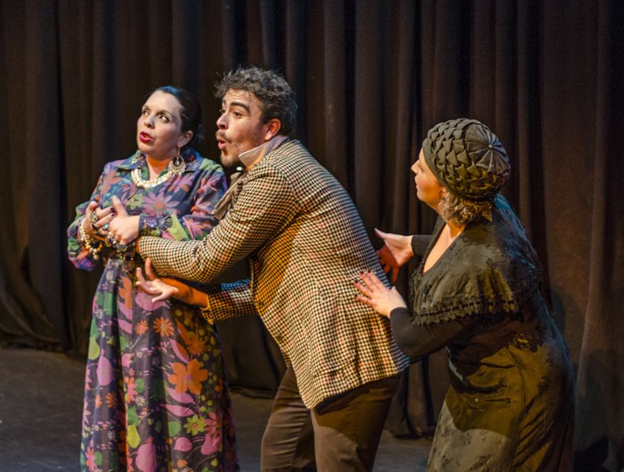 El eterno femenino de una imaginativa pintora