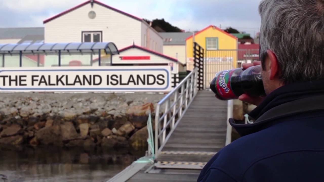 El eterno femenino de una imaginativa pintora