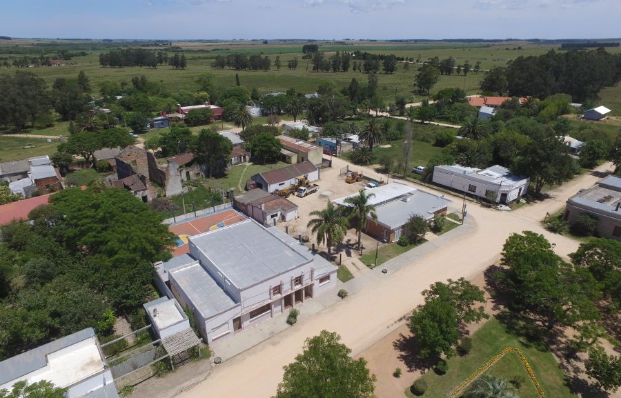 El eterno femenino de una imaginativa pintora