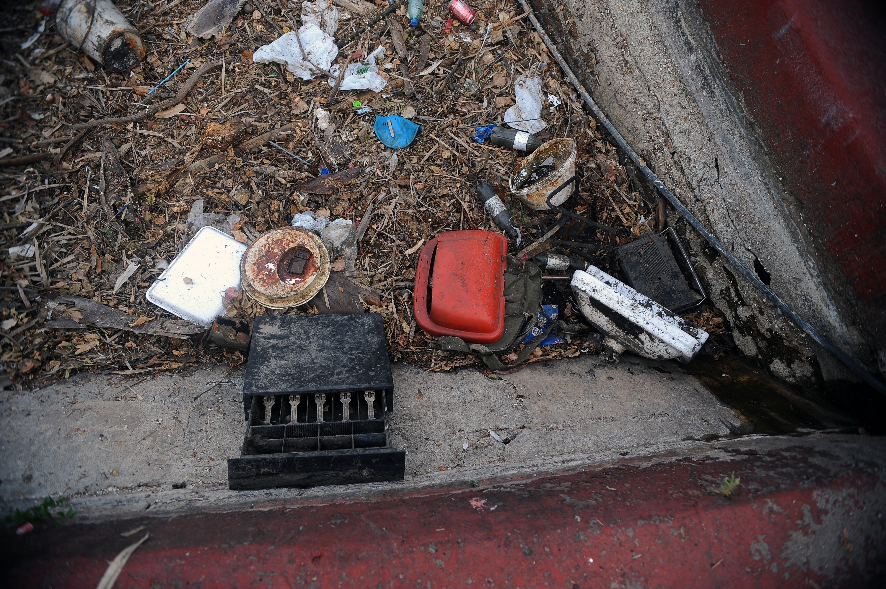 Así avanzan las tareas de vaciado del lago del Parque Rodó. Foto: Fernando Ponzetto