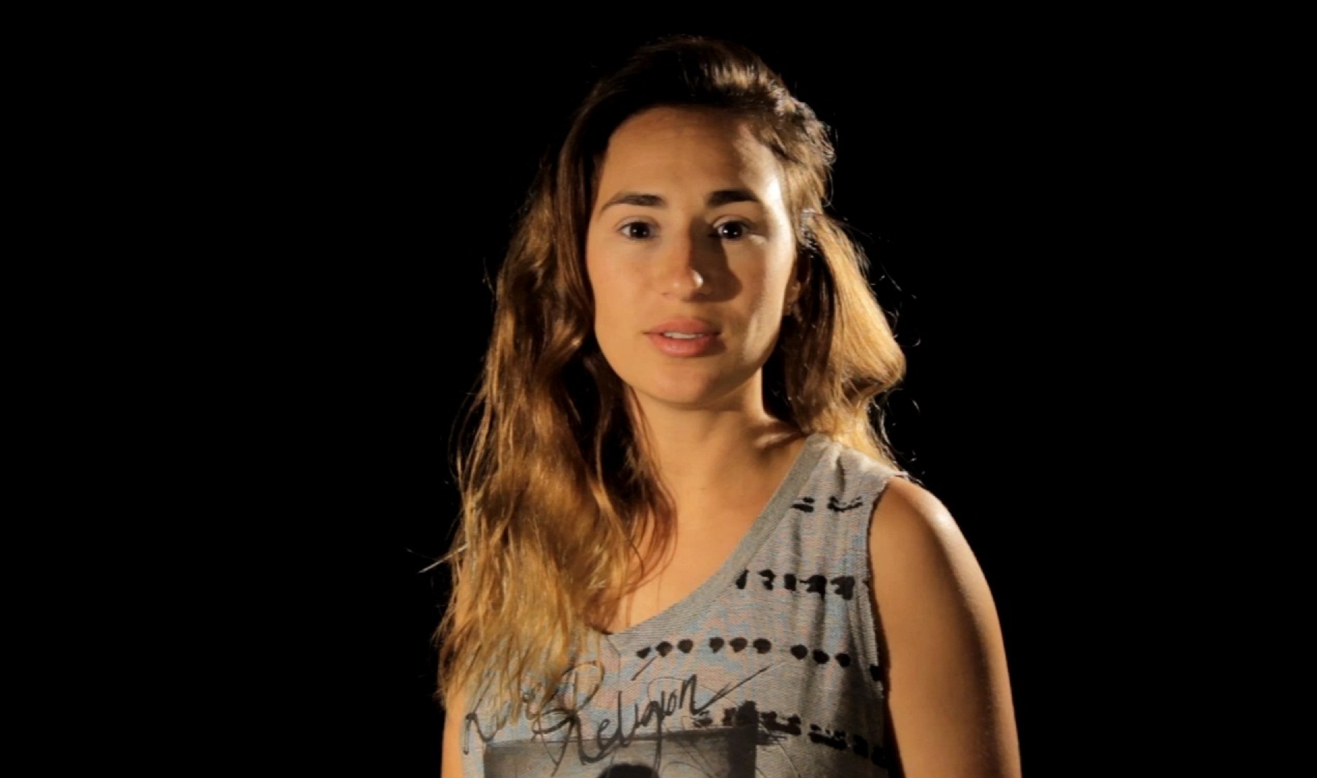 El eterno femenino de una imaginativa pintora