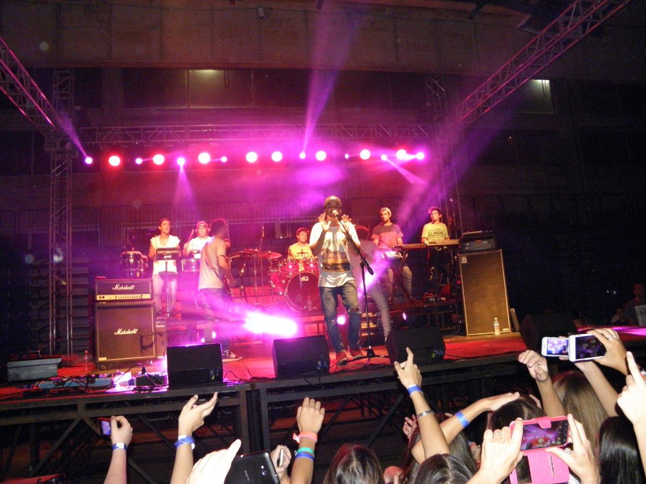 Márama a puro juego de luces.