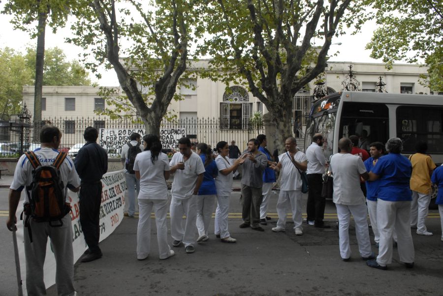 El eterno femenino de una imaginativa pintora