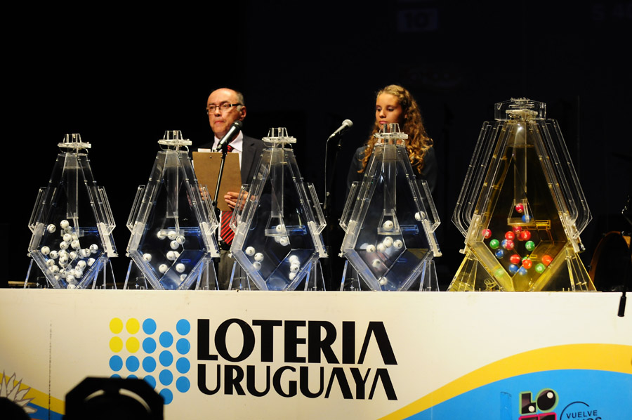 El eterno femenino de una imaginativa pintora