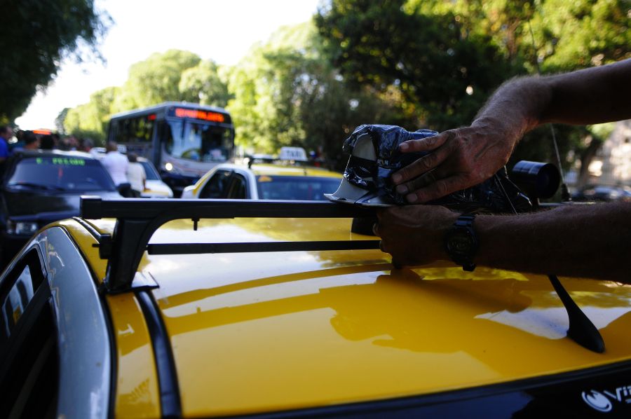 El eterno femenino de una imaginativa pintora