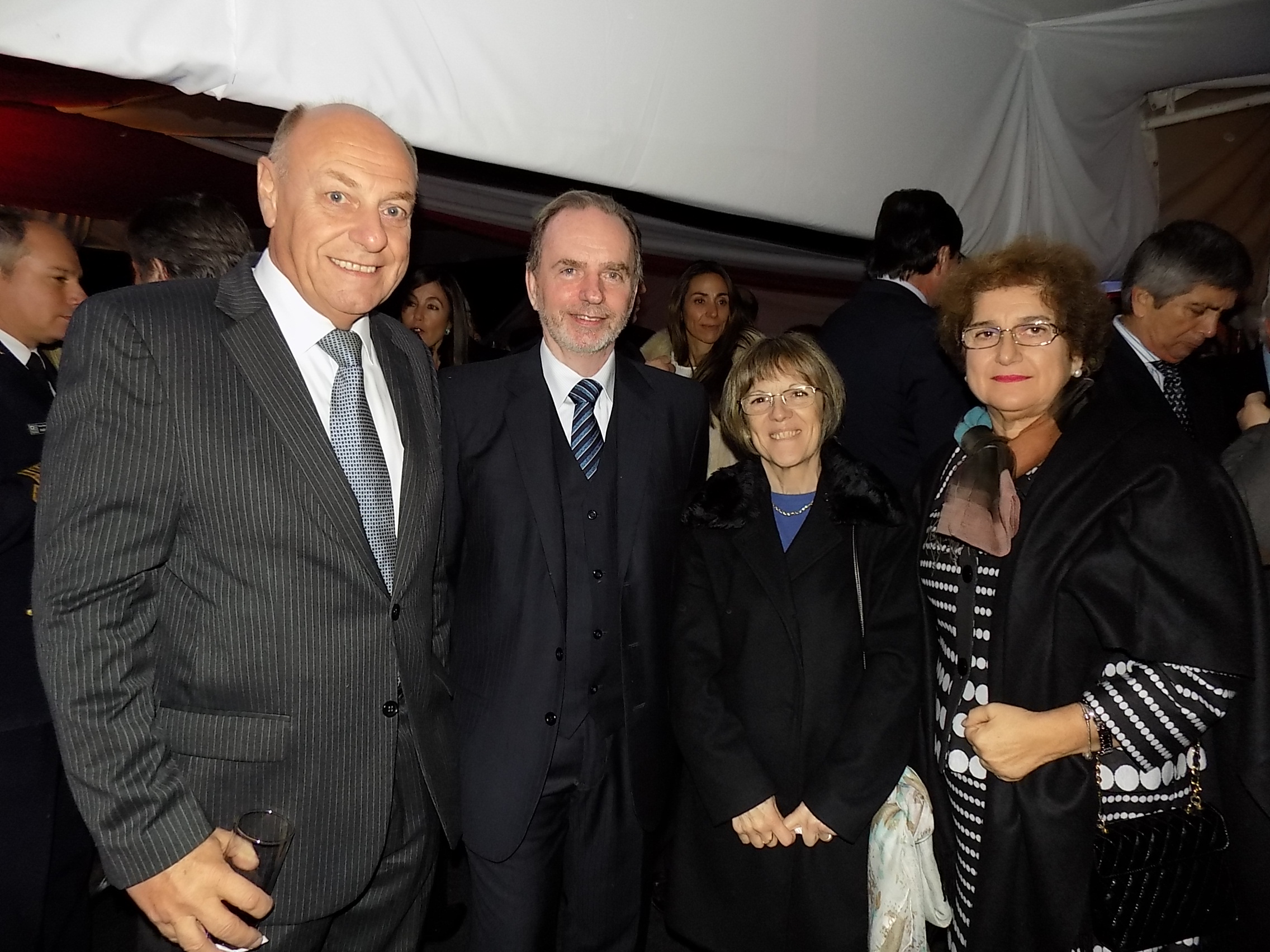 Daniel Varese, Roberto Lynn, Teresa Esteche, Christine Sarkis.