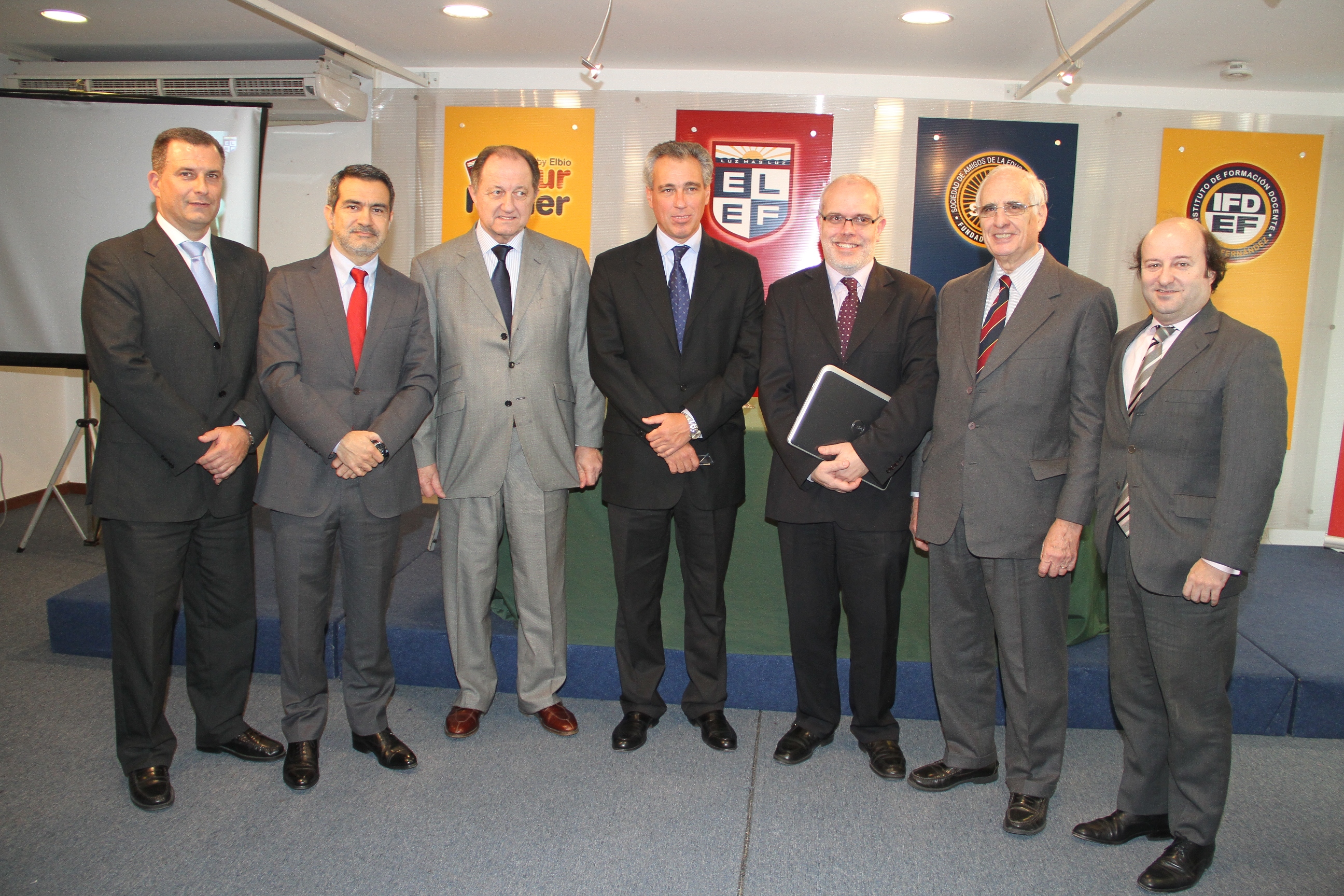 El eterno femenino de una imaginativa pintora