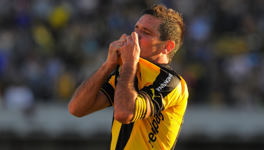 Capitán. Pacheco es el símbolo de Peñarol ganador.
