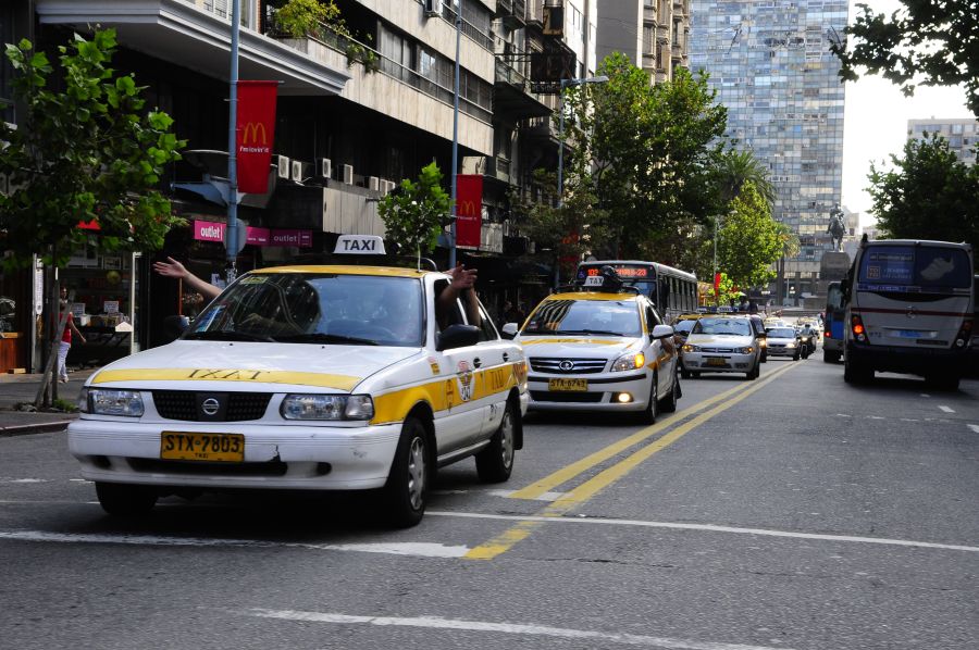 El eterno femenino de una imaginativa pintora