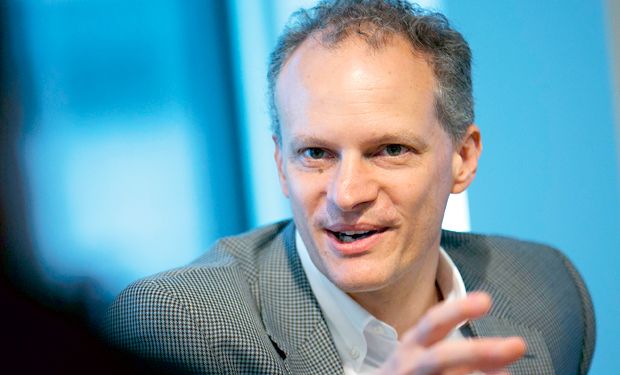 El eterno femenino de una imaginativa pintora