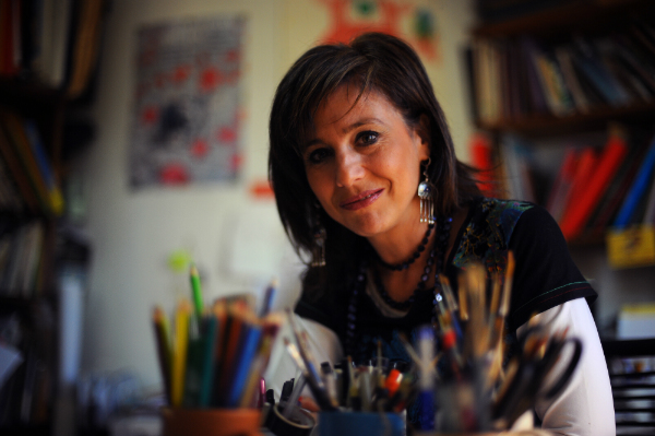 "No es tan fácil que una idea quede redonda", dice la escritora e ilustradora Verónica Leite.