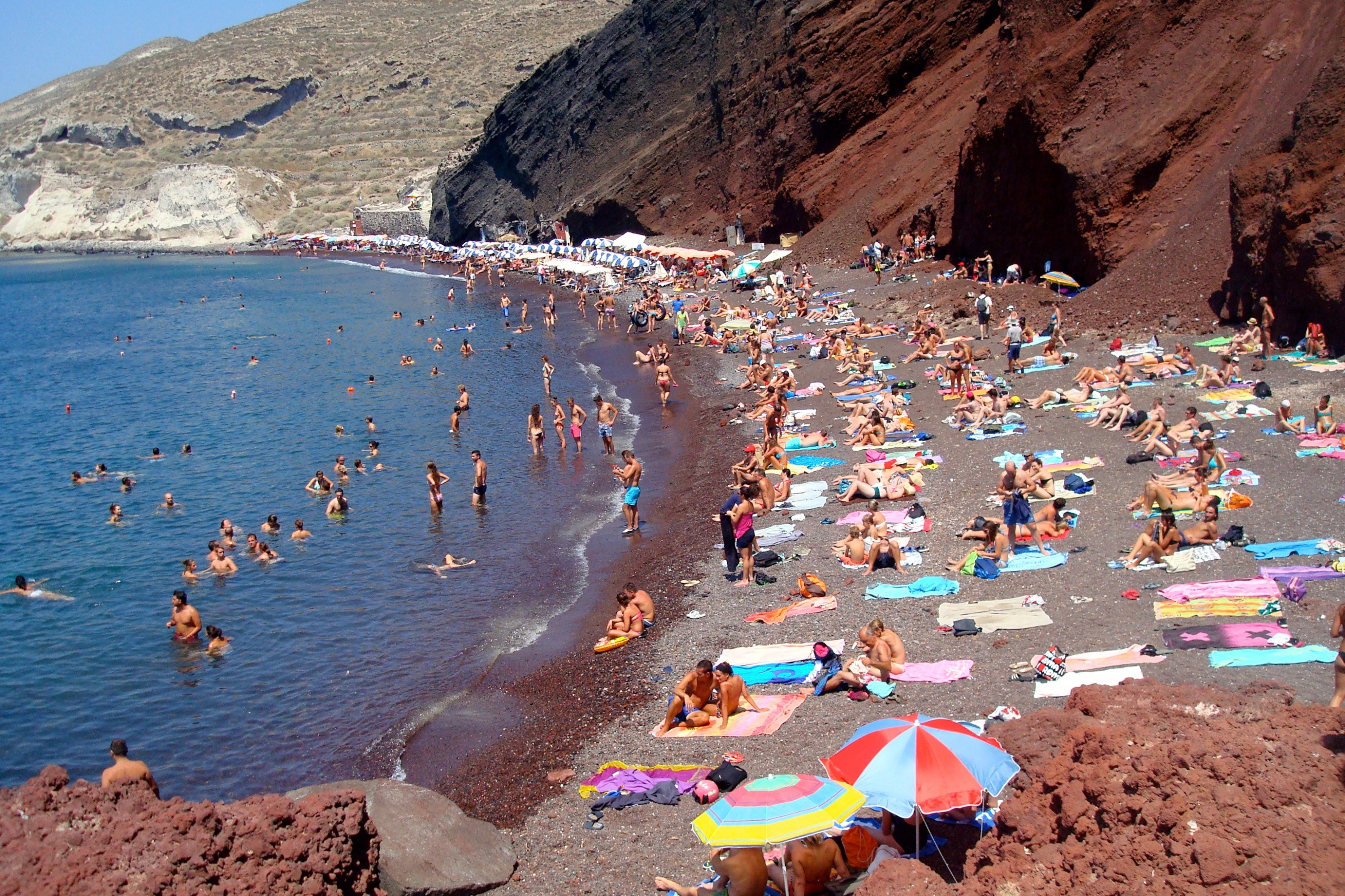 El eterno femenino de una imaginativa pintora