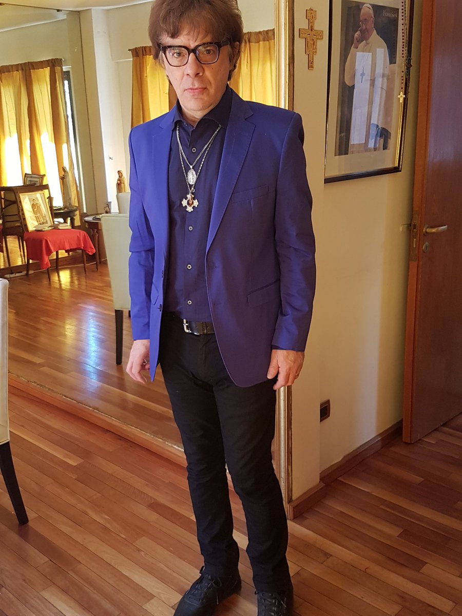 El eterno femenino de una imaginativa pintora