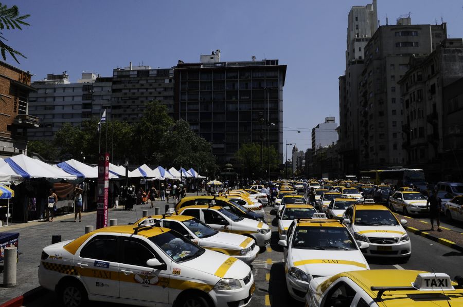 El eterno femenino de una imaginativa pintora