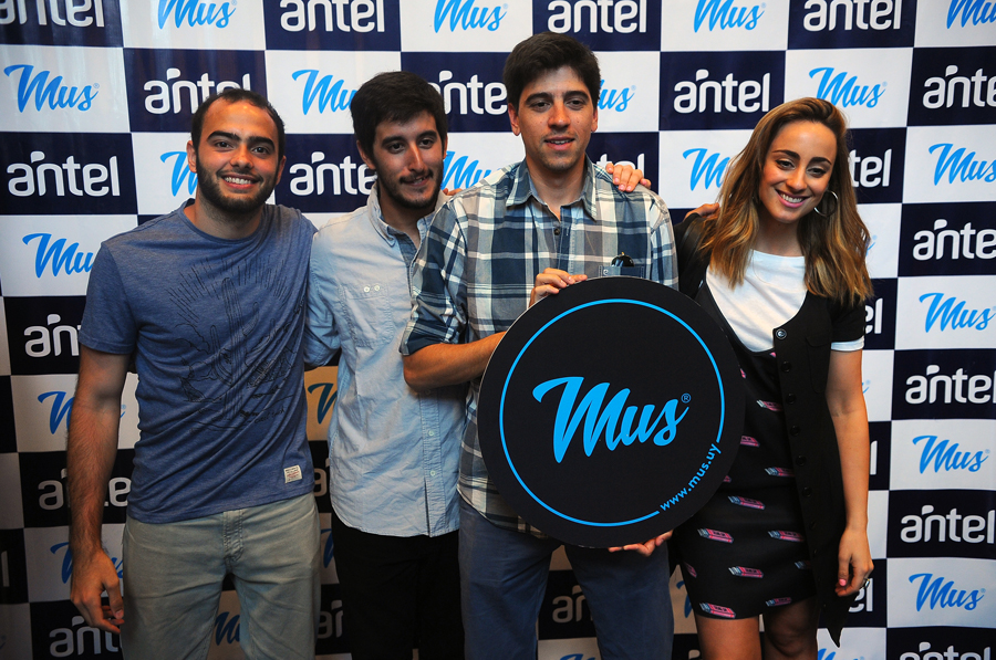 El eterno femenino de una imaginativa pintora