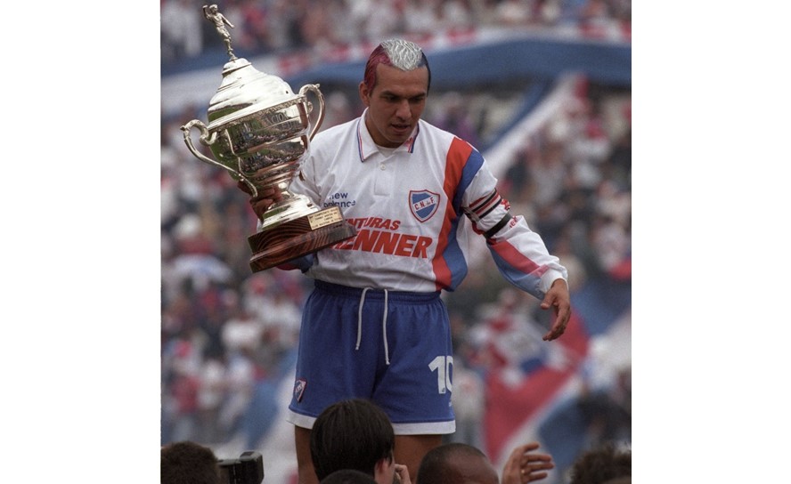 Ruben Sosa campeón con Nacional en 1998. Foto: archivo El País.