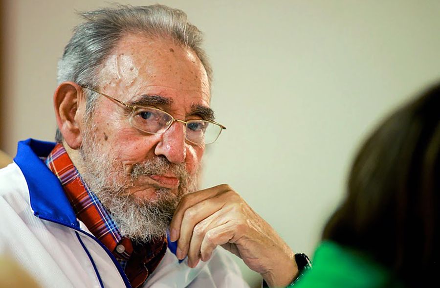 El eterno femenino de una imaginativa pintora