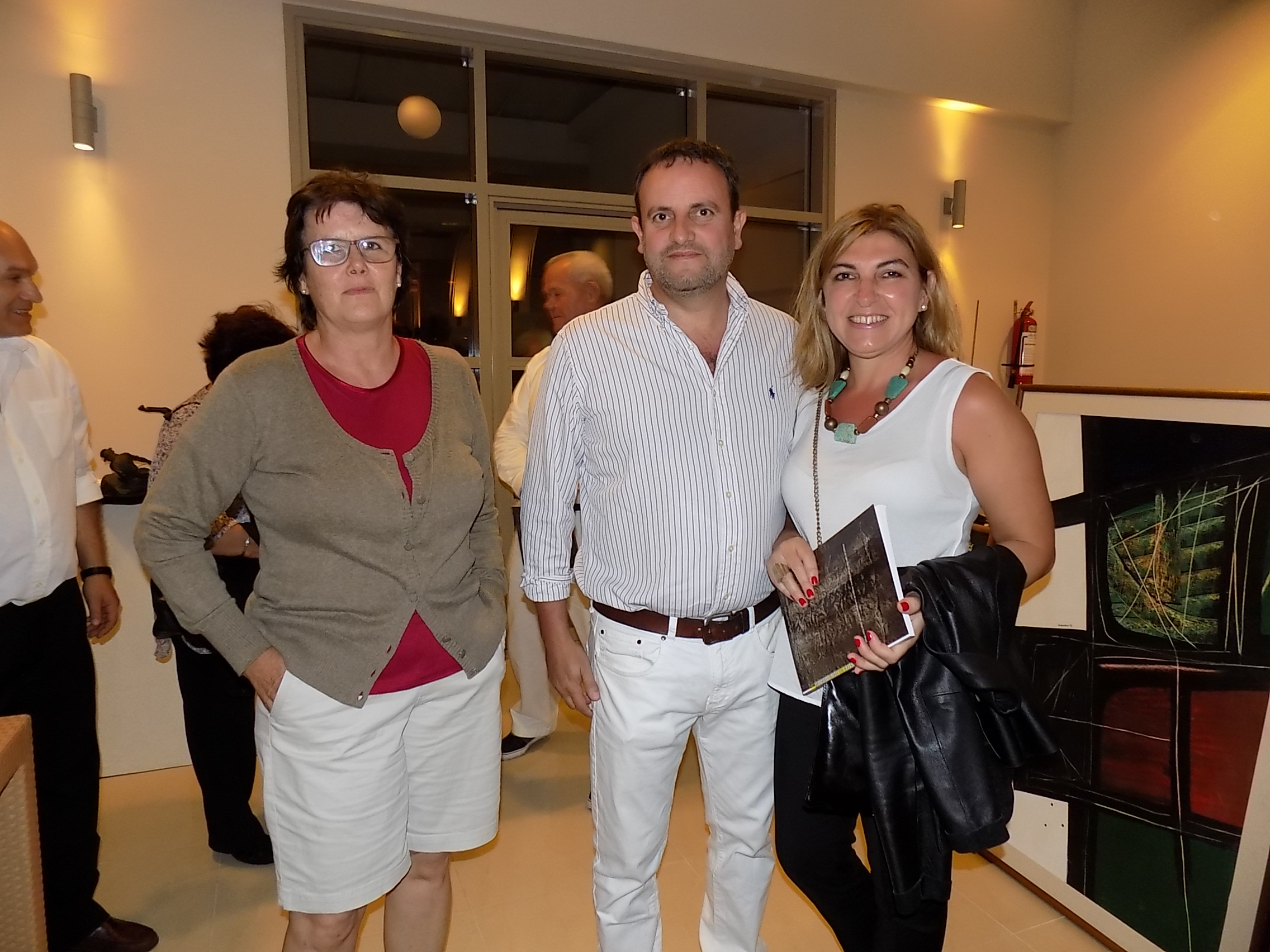 Dina Aroztegui, Gustavo Amoza, Patricia Ibarruri.