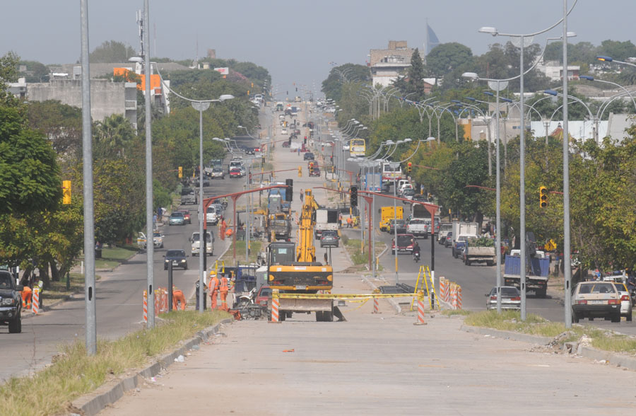 El eterno femenino de una imaginativa pintora