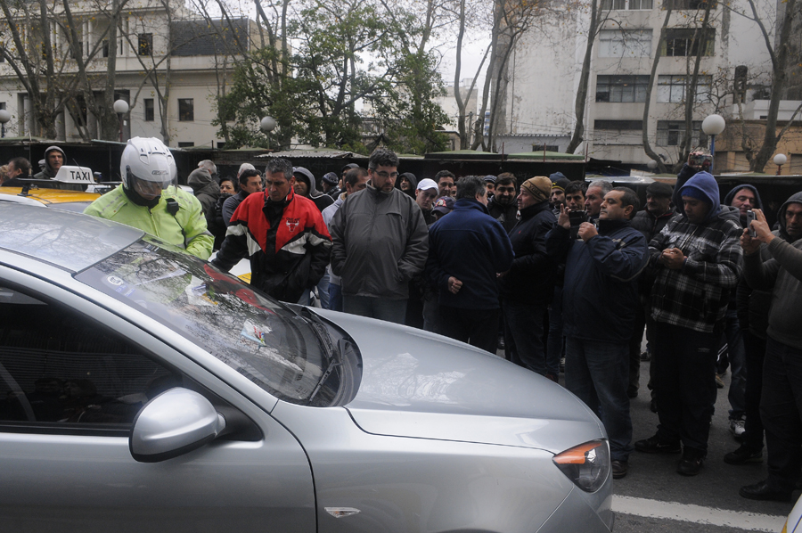 El eterno femenino de una imaginativa pintora