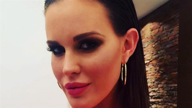 El eterno femenino de una imaginativa pintora