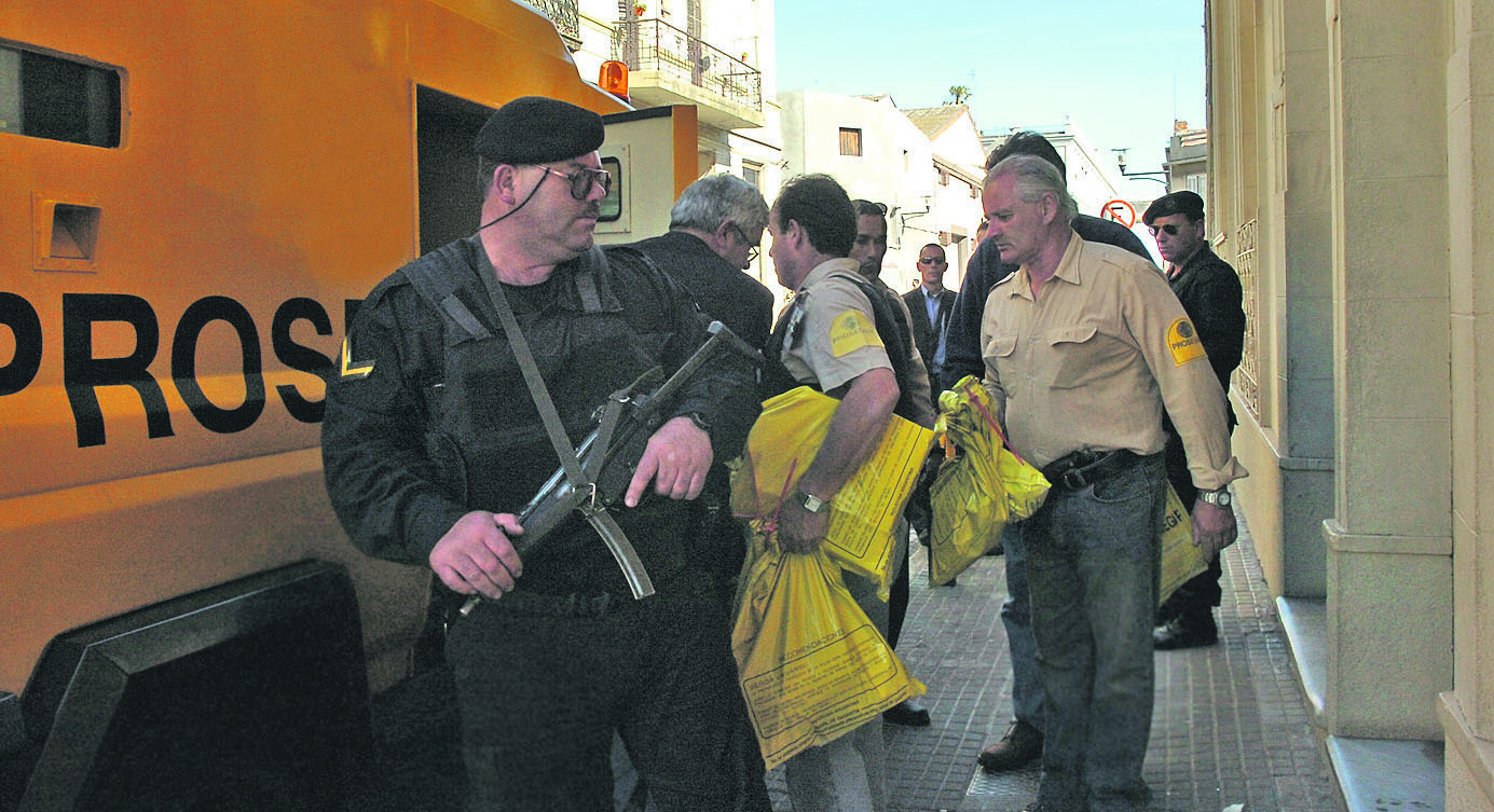 El eterno femenino de una imaginativa pintora