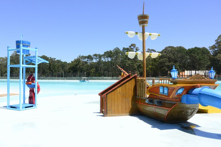 El eterno femenino de una imaginativa pintora