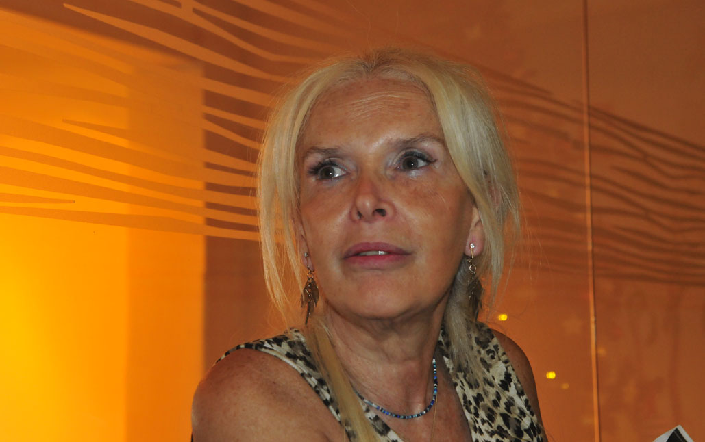 El eterno femenino de una imaginativa pintora