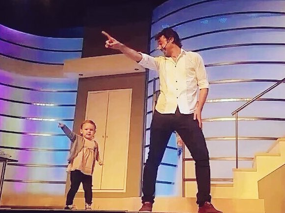 El eterno femenino de una imaginativa pintora