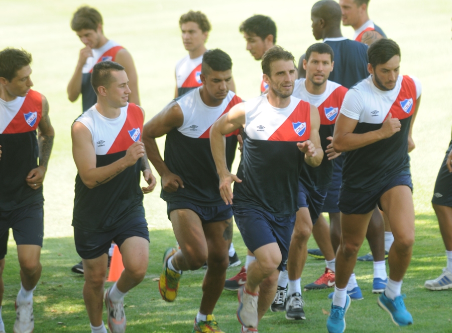 El eterno femenino de una imaginativa pintora