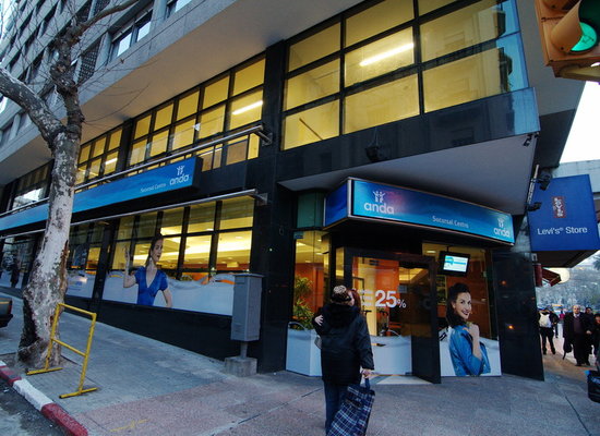 El eterno femenino de una imaginativa pintora