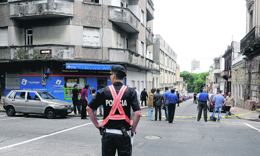 El eterno femenino de una imaginativa pintora