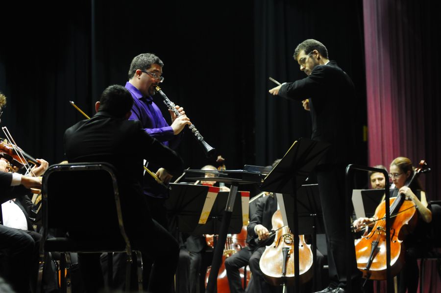 El eterno femenino de una imaginativa pintora